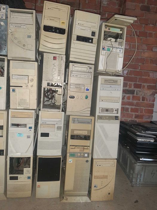 Retro zabytkowe KOMPUTERY 46 szt kolekcjoner