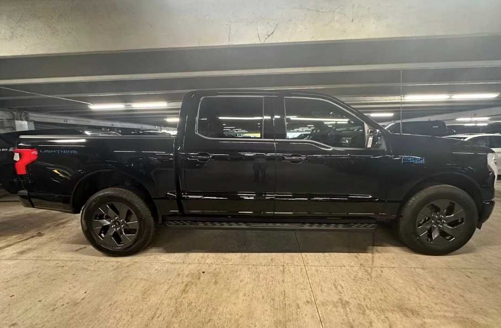 Ford F150 Lightning 131кВт Lariat 2025