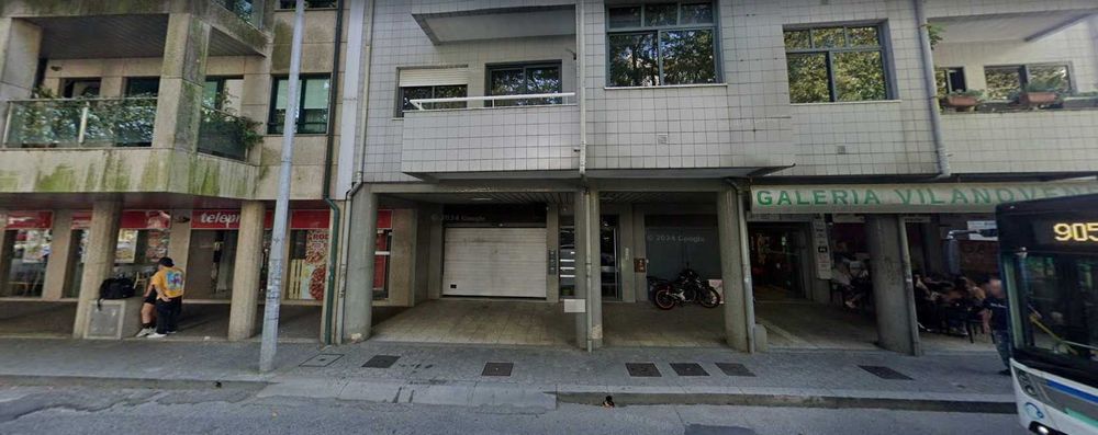 Garagem Fechada Box (junto a Telepizza Santo Ovídio)