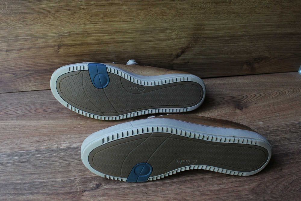 Круті шкіряні туфлі clarks
