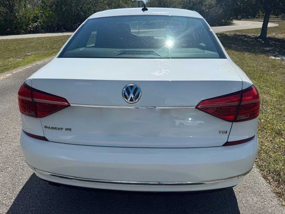Volkswagen Passat SE      2016