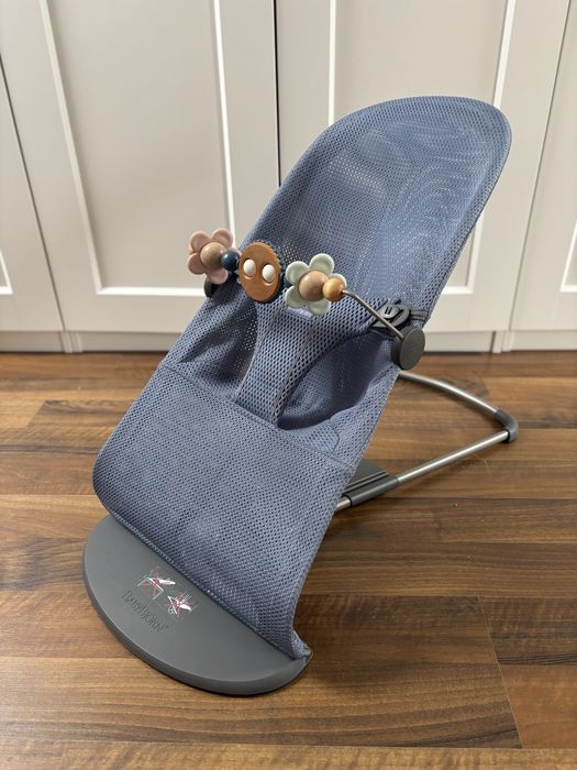 Leżaczek BabyBjörn Bliss Mesh niemowlę wyprawka