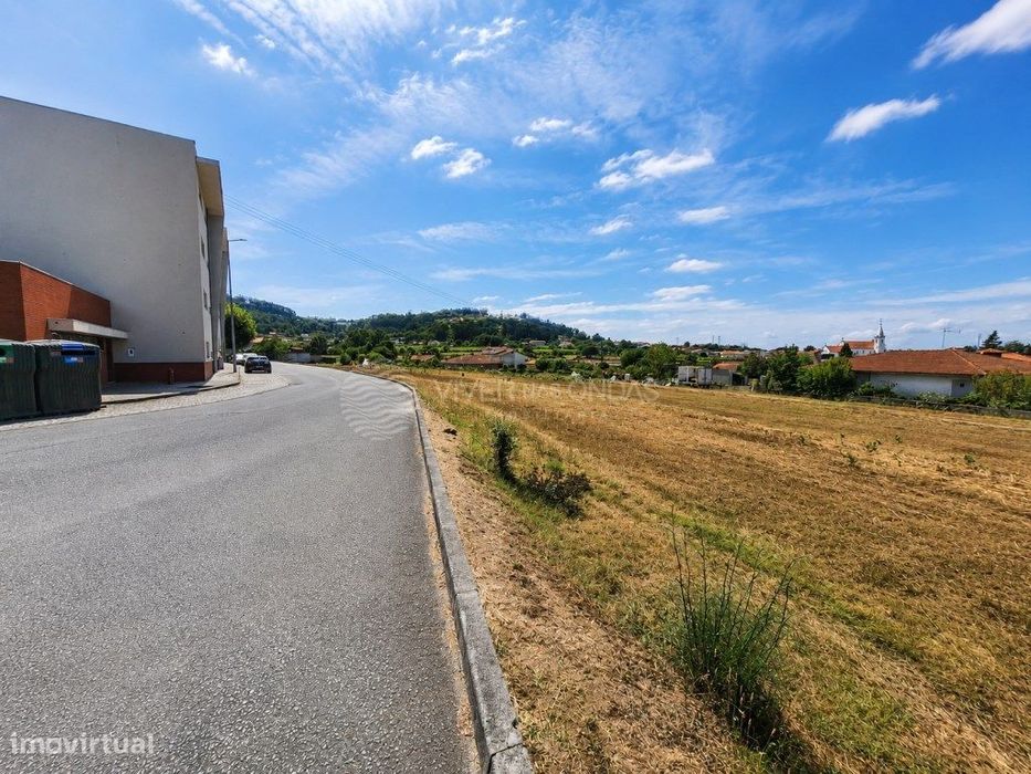 Spacious Plot – Excellent Location in Rebordões.