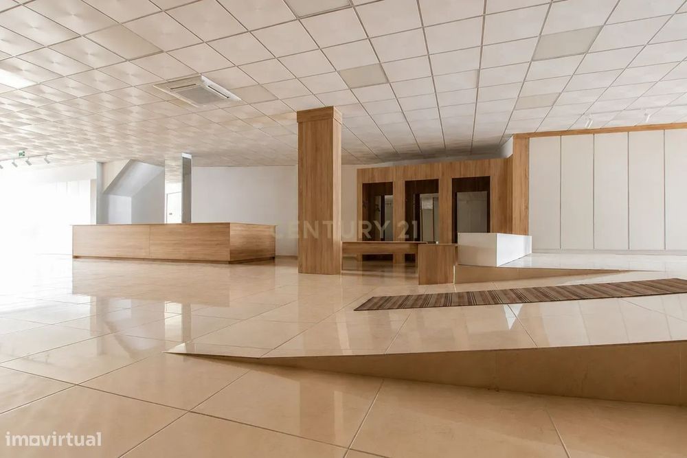 Large-Scale Commercial Space in the Historic Center of Beja