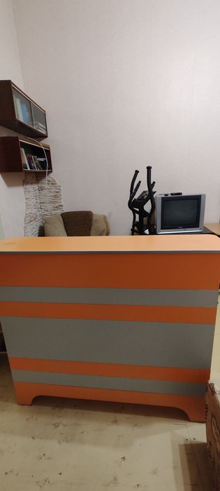 Продам стол рецепшн