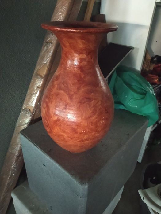 1 decorative jug