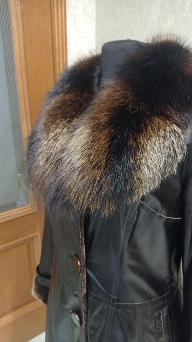 Дублянки жіночіа натуральна шкіра та  хутро.