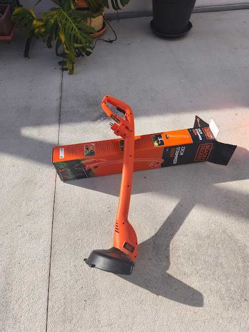 Corta Relva e Aparador Black Deker