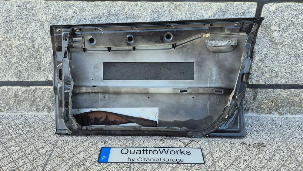 AUDI A4 B5(8D) - Porta NUA Frente Direita Facelift 1999 até 2001-PRETA
