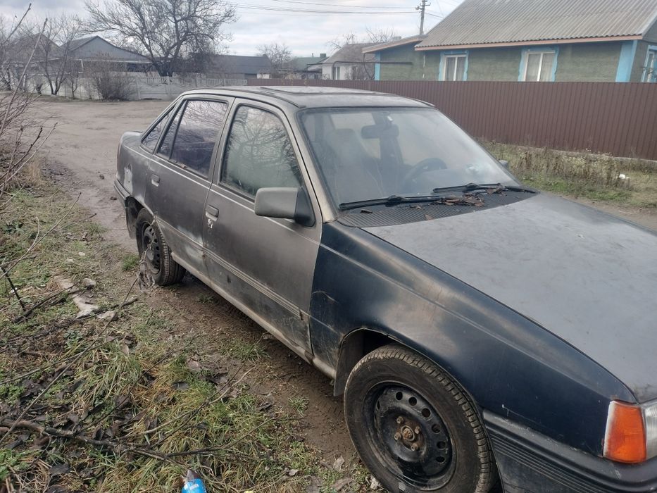 Продам срочно Опель кадет