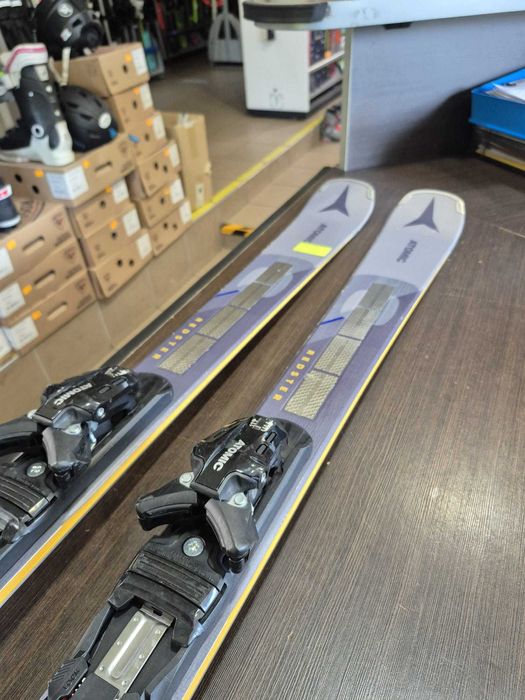 Narty Atomic Redster Q 9 160cm