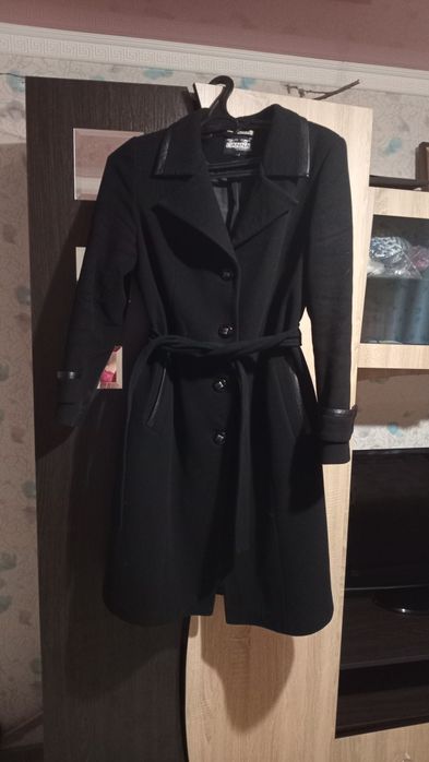 Пальто жіноче чорне