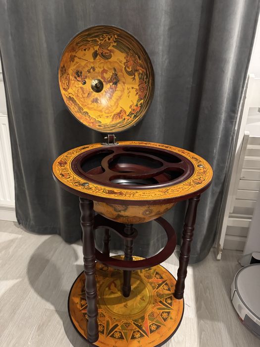 Глобус-бар для алкоголю