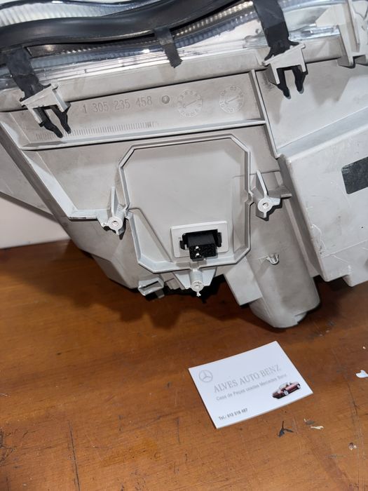 Otica Xenon W203 Lado Esquerdo Imaculado
