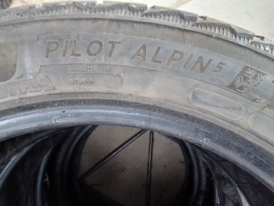 Cena za 4 Opony zimowe 235/50r18 MICHELIN