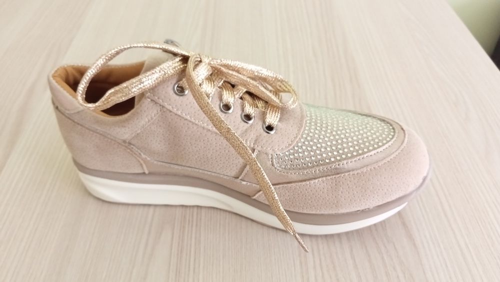 Buty sportowe, adidasy rozm. 39, beżowe, złote, kryształki, lekkie