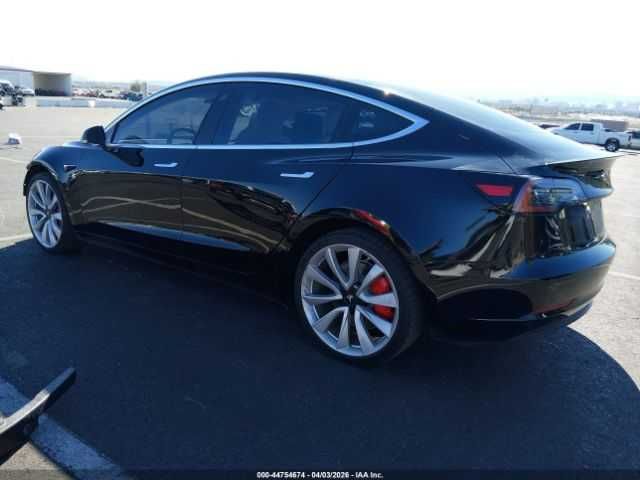 Tesla Model 3 2018 .