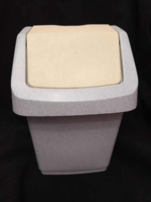 Контейнер для мусора с поворотной крышкой Curver 1 л