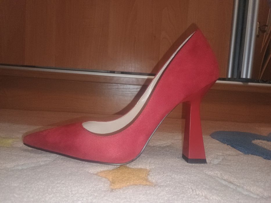 Каблуки червоні,37 розмір