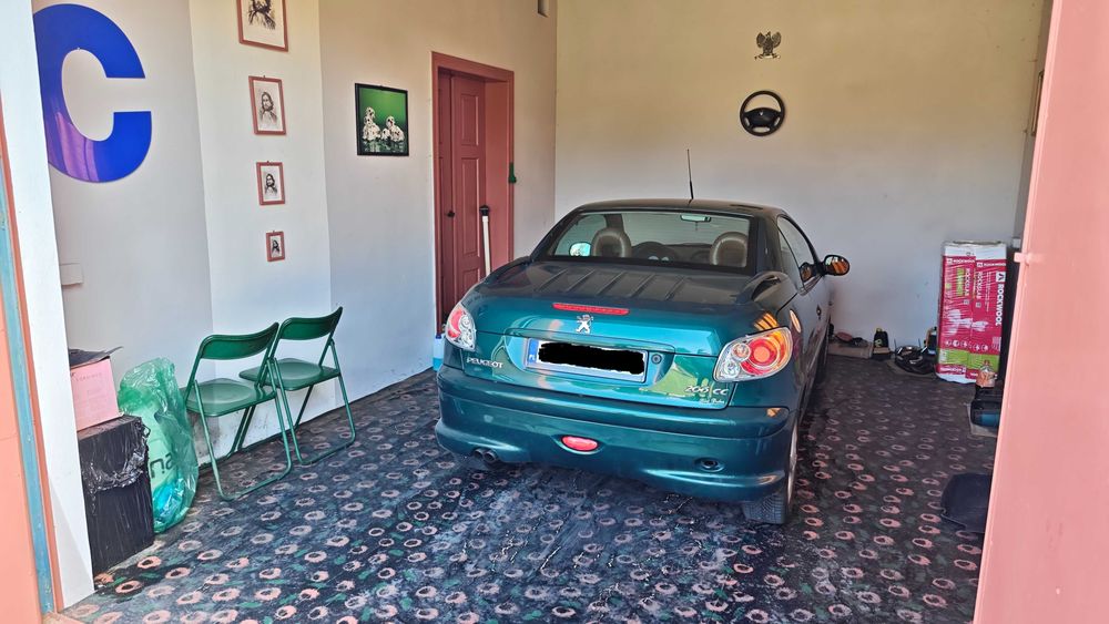 Stylowy dom z dużym garażem przy lesie