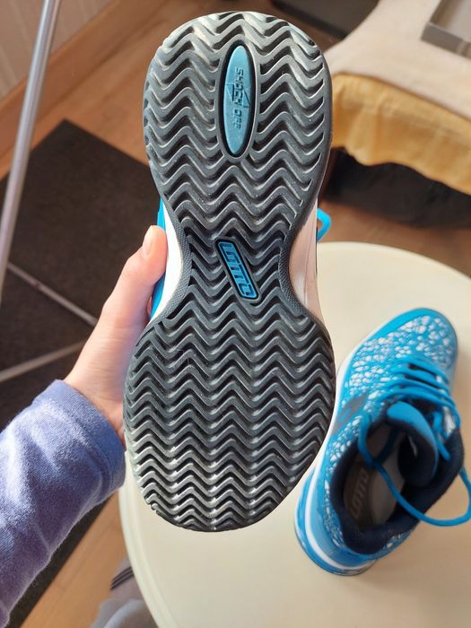 Кроссовки lotto.