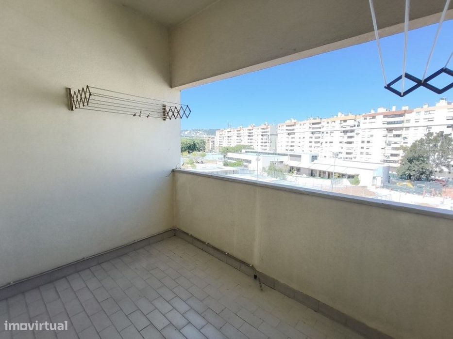 Apartamento T3 no Infantado (Loures) com Arrecadação