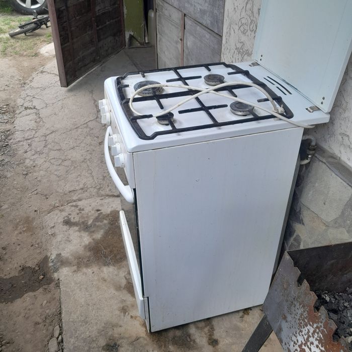 Продаеться газова плита б/у
