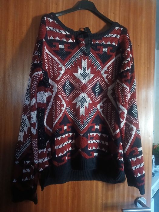 Camisola vermelha e preta L
