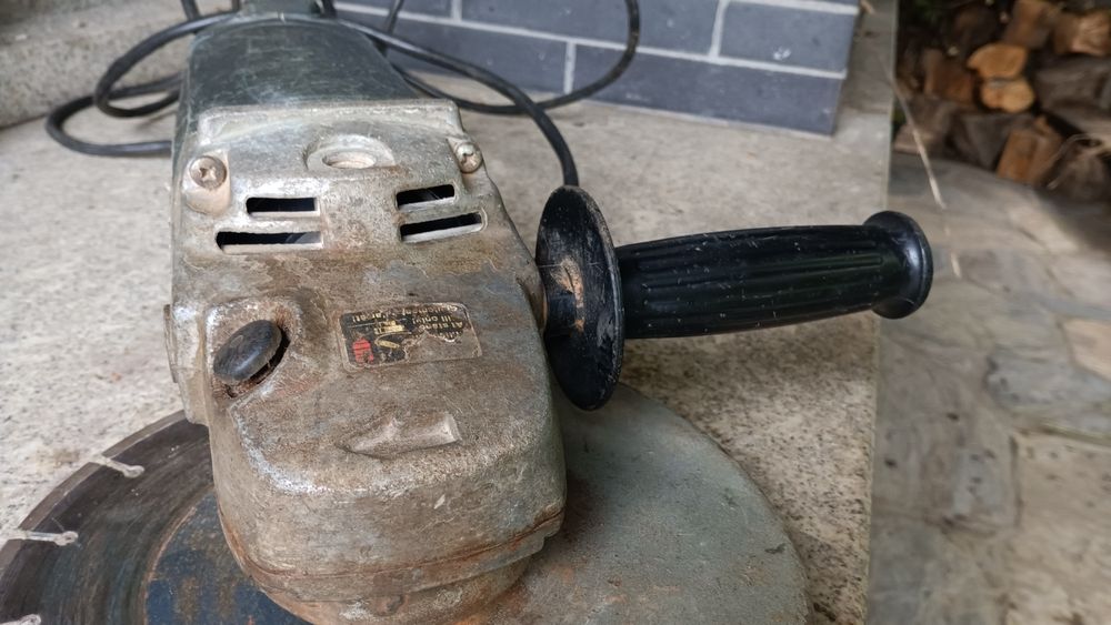 Rebarbadora Bosch GWS 18-230