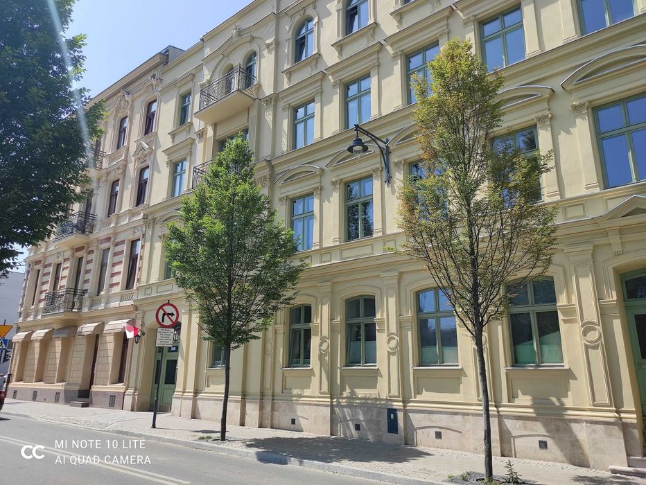 Kawalerka w zabytkowej kamienicy róg pomorskiej i wschodniej, ciche