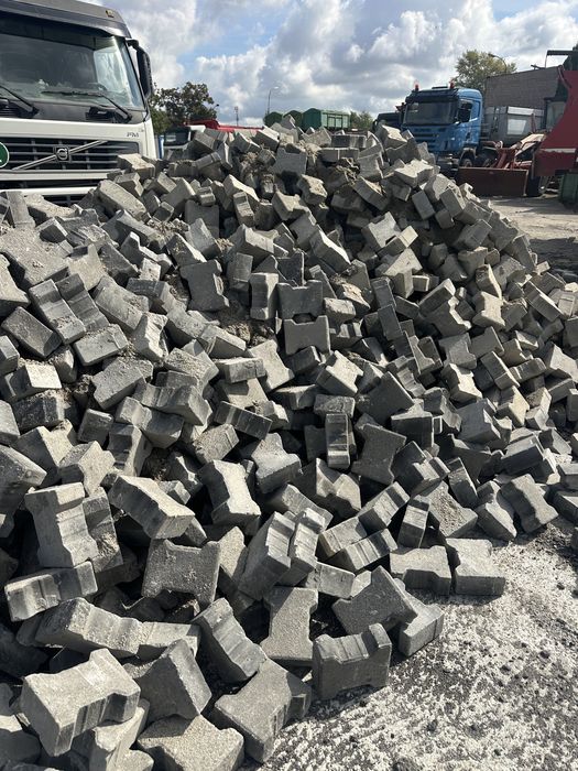 trylinka ,kostka  brukowa behaton 8 , tłuczeń  , kruszywo