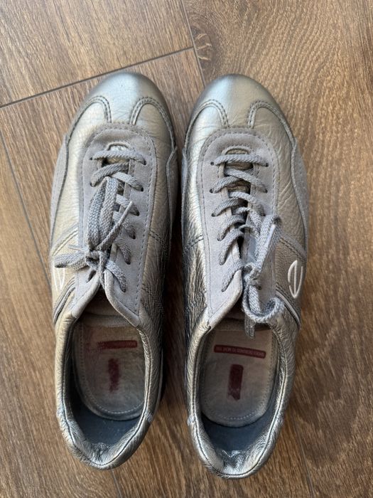 Продам шкіряні кросівки ecco!