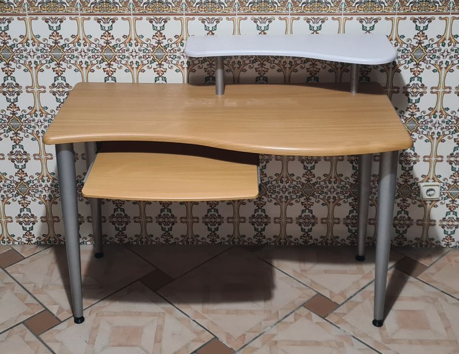 Conjunto de Secretaria e cadeira