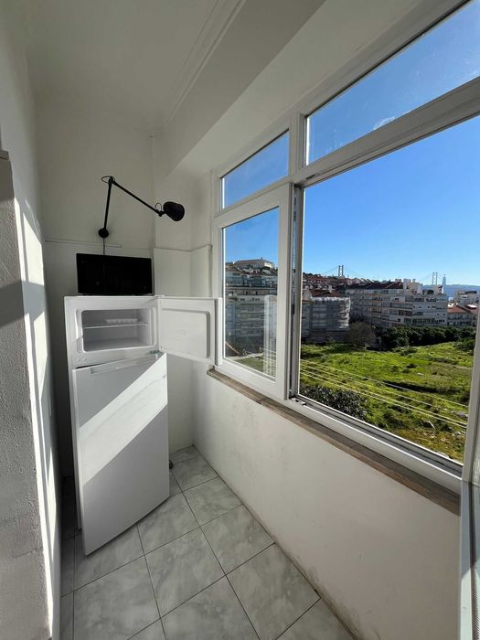 Aluga-se T2 na Ajuda (possibilidade de T3) com vista rio