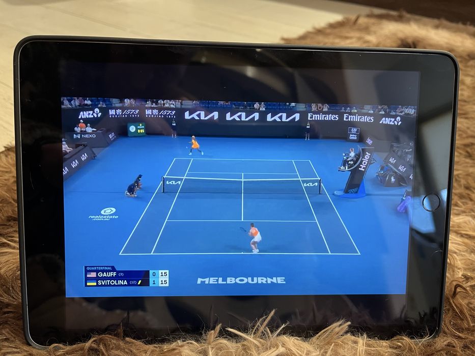 Планшет Apple ipad 5 (2017), 32 gb, 9,7 дюймів.