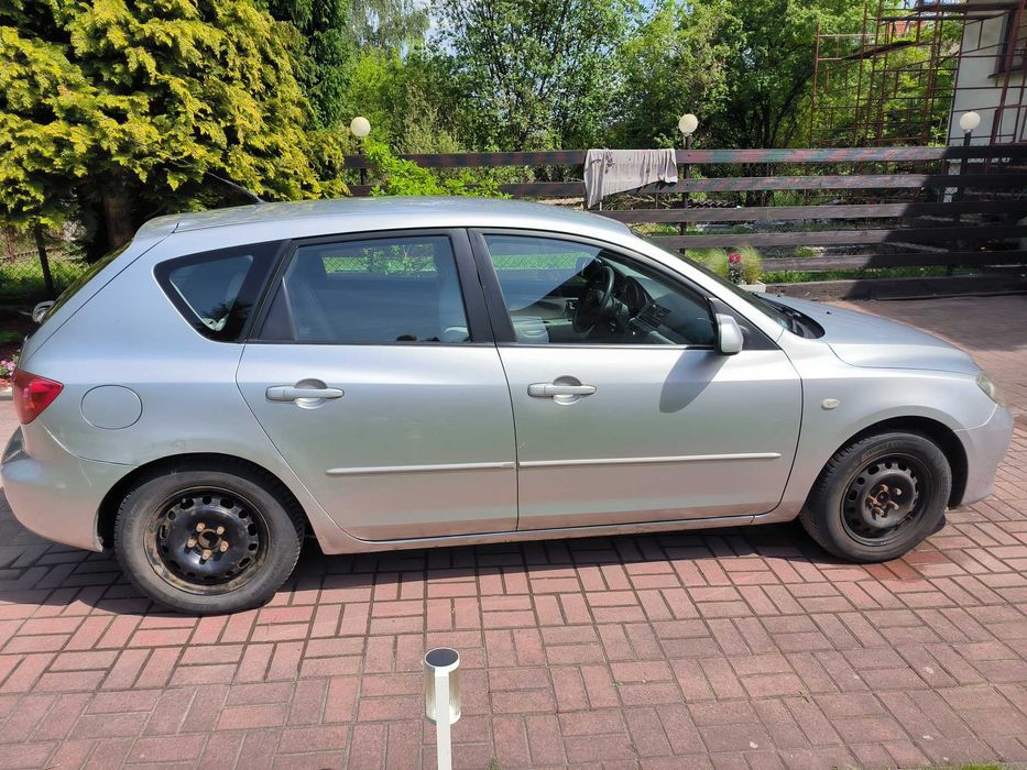 Samochód Mazda 3 2004