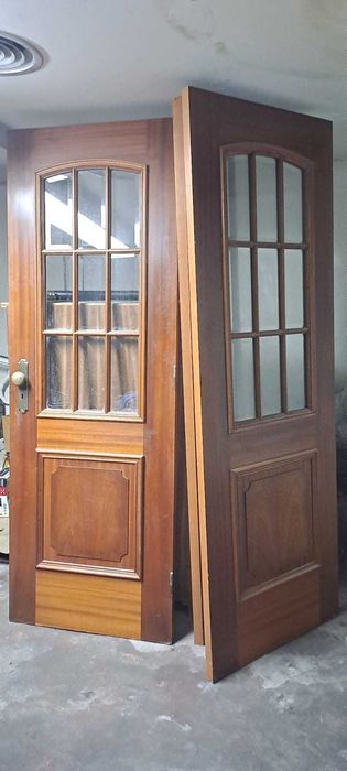 Portas em mogno madeira maciça