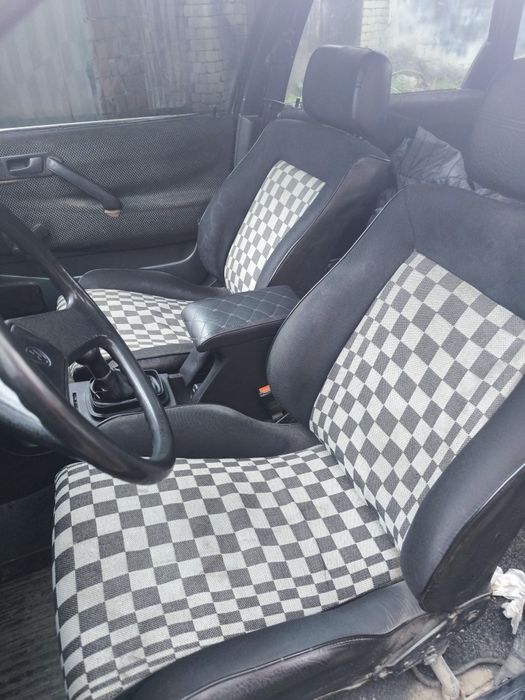Volkswagen Passat B3 1988р. 1.8л (90 к.с)