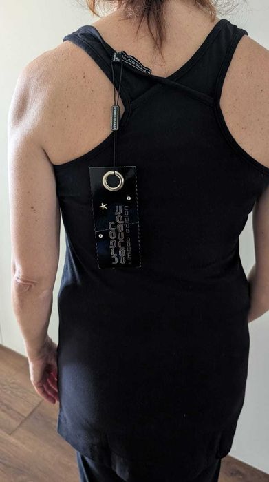 T-shirt cavada da urban concept