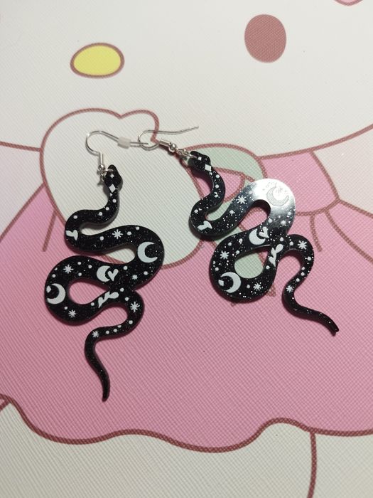 Kolczyki witch snakes alternative Claire's