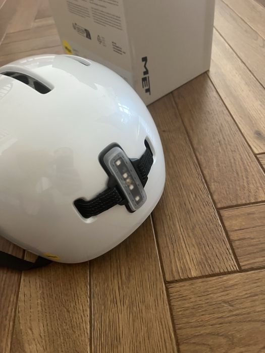 Kask MET Vibe Mips S 52-56 cm nowy