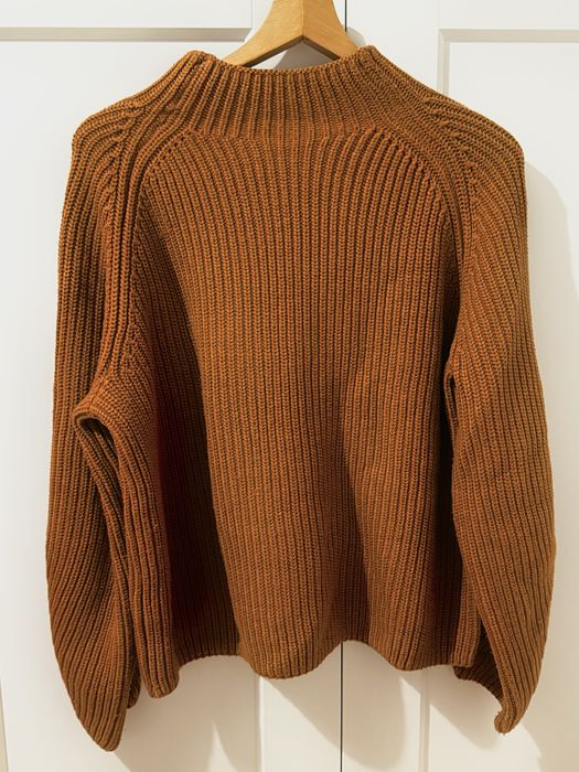 gruby brązowy sweter