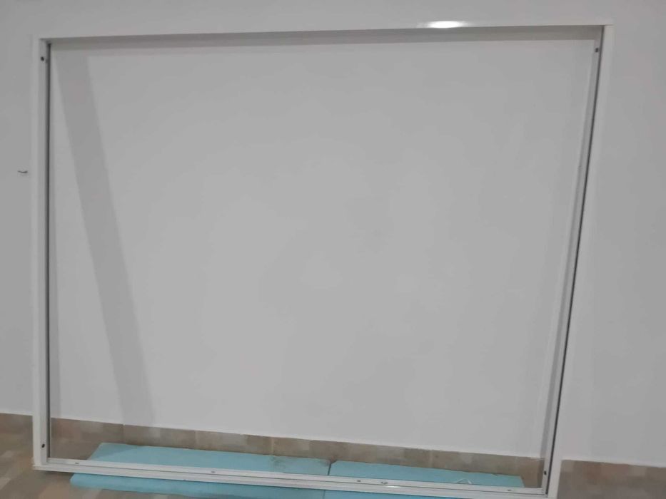 Porta de correr em alumínio com espelhos – Excelente estado