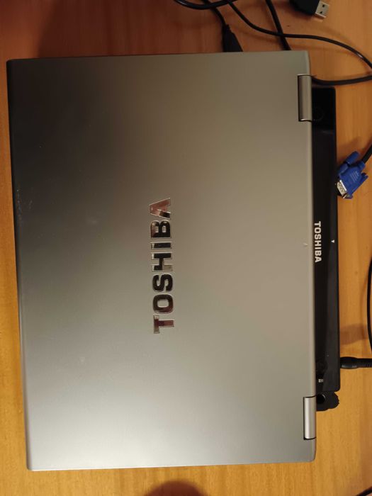 Toshiba tecra com doc station