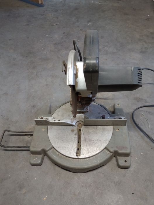 Sprzedam piłę ukośnice