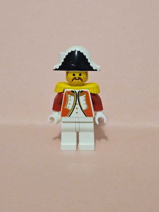 Minifigurka LEGO Pirates Imperial Admiral pi001