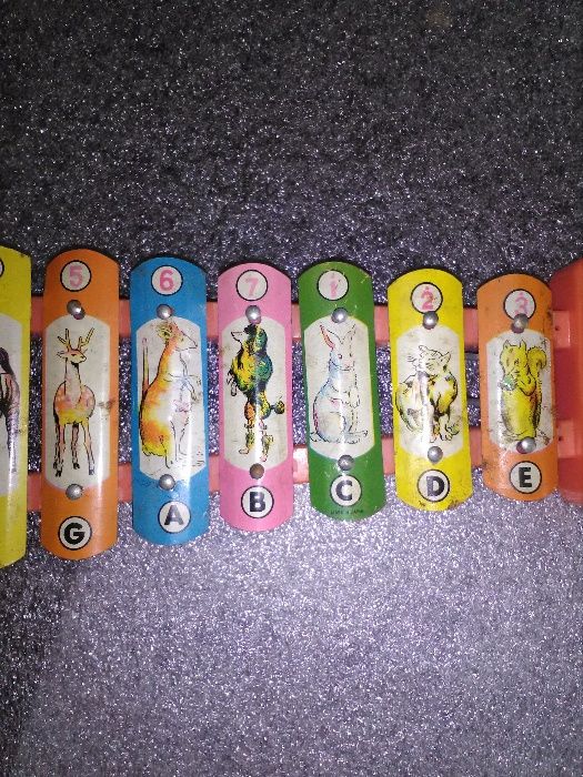 XILOFONE em lata de colecção muito antigo