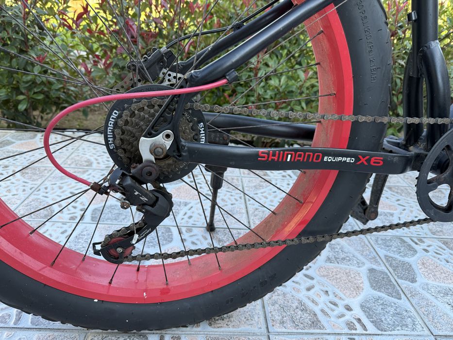 Fat Bike Shimano (Preto/Vermelho) – Ideal para Projeto de Restauro / Peças