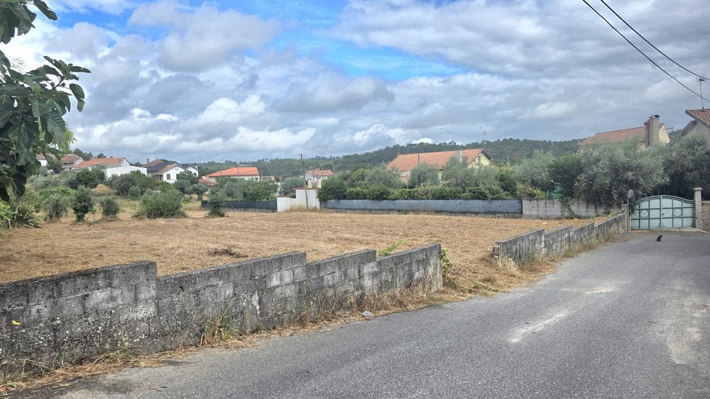 Lote terreno com PIP APROVADO para moradias geminadas