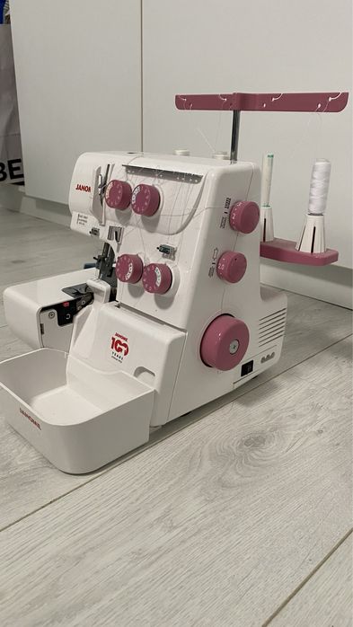 Оверлок JANOME 792 PG в ідеальному стані